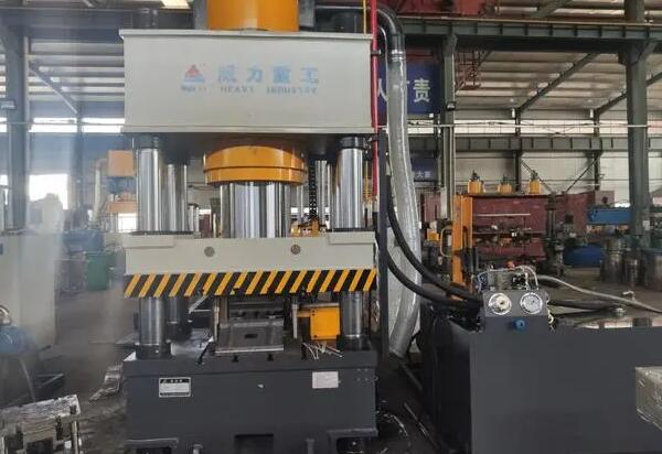 礦用W型鋼帶護(hù)板液壓機(jī)